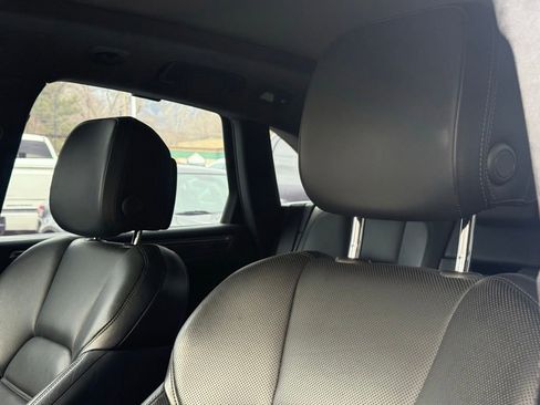 Used 2015 Porsche Macan Turbo image 11