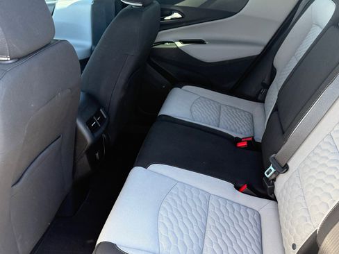 Used 2018 Chevrolet Equinox LS image 16