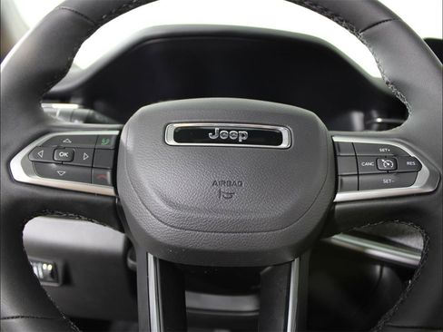 New 2025 Jeep Compass Latitude image 23