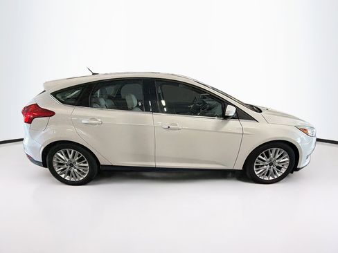 Used 2016 Ford Focus Titanium FWD image 10