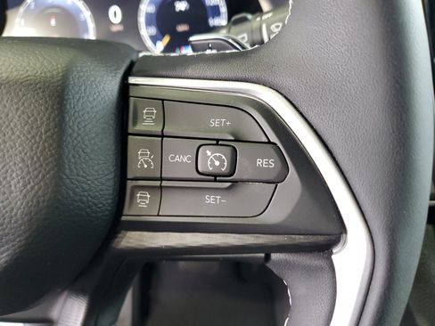 Certified 2023 Jeep Grand Cherokee Altitude AWD/4WD image 24