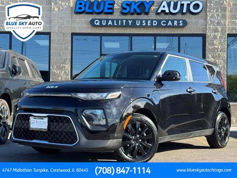 Used 2022 Kia Soul LX FWD image 1