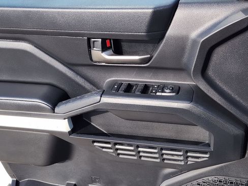 Used 2024 Toyota Tacoma TRD Off-Road image 25