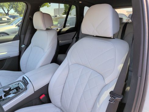 Used 2024 BMW X5 xDrive50e w/ M Sport Package AWD/4WD image 26