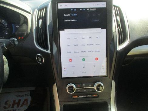 Certified 2024 Ford Edge SE image 5