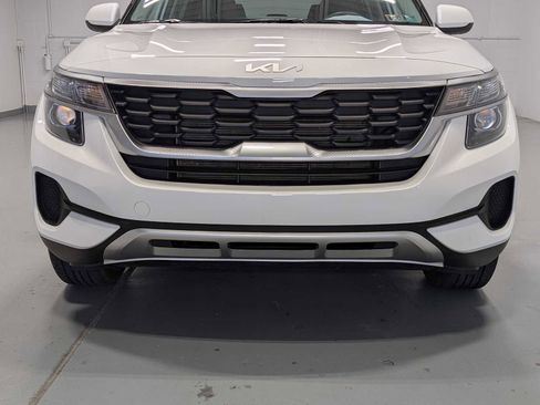 Certified 2023 Kia Seltos LX AWD/4WD image 2