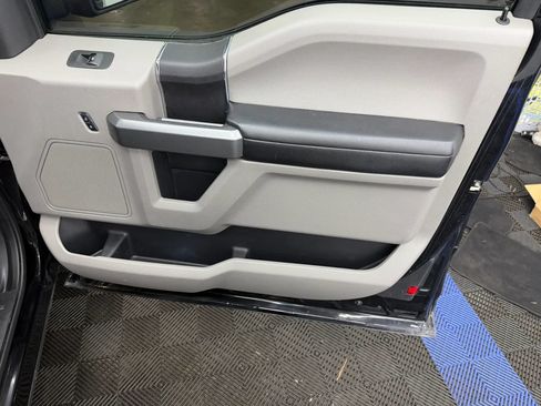 Used 2017 Ford F150 XLT AWD/4WD image 5