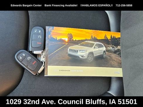 Used 2019 Jeep Cherokee Trailhawk w/ Cold Weather Group AWD/4WD image 10