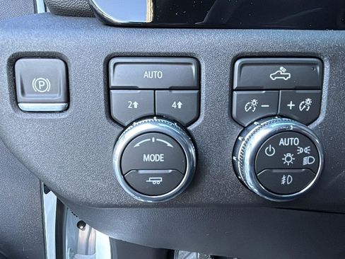 New 2026 GMC Sierra 1500 Elevation image 13