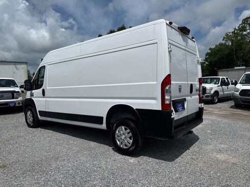 Used 2019 RAM ProMaster 2500 w/ Premium Appearance Group FWD image 2