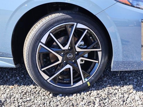 New 2025 Nissan Sentra SR image 16