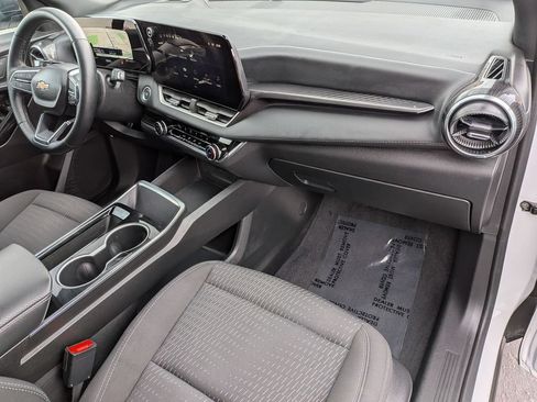 Used 2025 Chevrolet Equinox LT FWD image 31