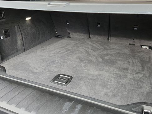 Used 2021 BMW X5 xDrive40i w/ M Sport Package image 26