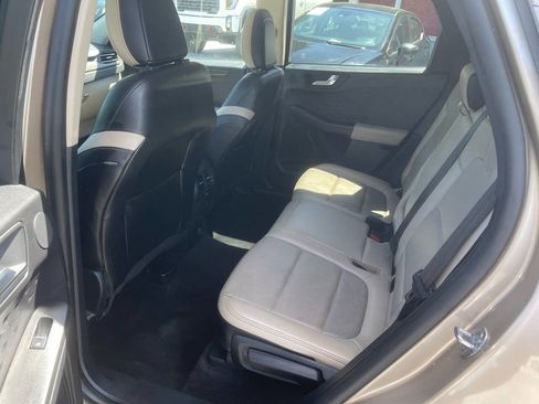 Used 2020 Ford Escape Titanium AWD/4WD image 27