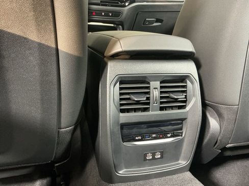 New 2026 BMW 330i Sedan w/ M Sport Package image 27