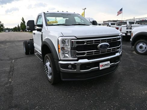 New 2025 Ford F550 4x4 Regular Cab Super Duty image 4