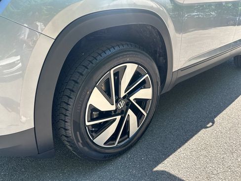 Certified 2025 Volkswagen Atlas SE AWD/4WD image 7