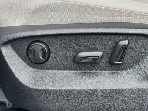 Used 2019 Volkswagen Tiguan SE w/ Panoramic Sunroof Package AWD/4WD image 24