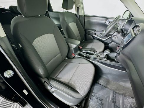 Used 2020 Kia Soul LX FWD image 8