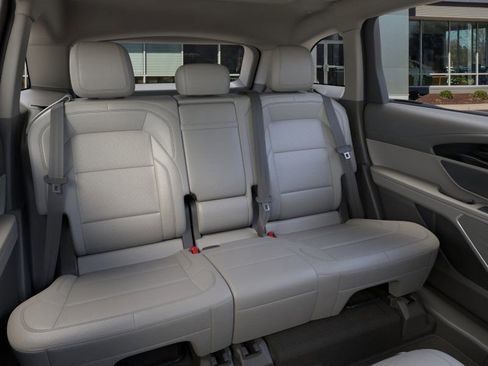 Used 2025 Lincoln Nautilus Premier w/ Equipment Group 102A image 11