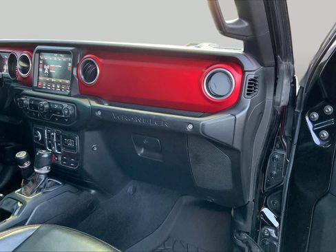 Used 2018 Jeep Wrangler Unlimited Rubicon AWD/4WD image 16
