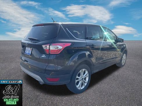 Used 2017 Ford Escape SE AWD/4WD image 4