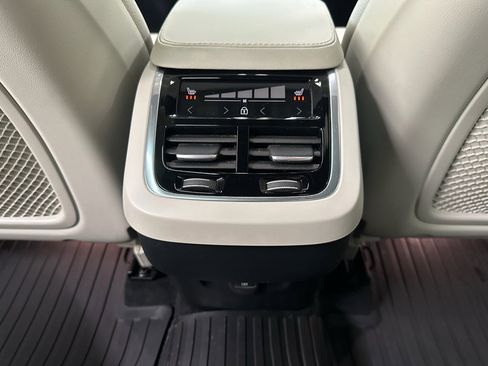 Used 2024 Volvo XC90 B6 Plus w/ Protection Package Premier image 34