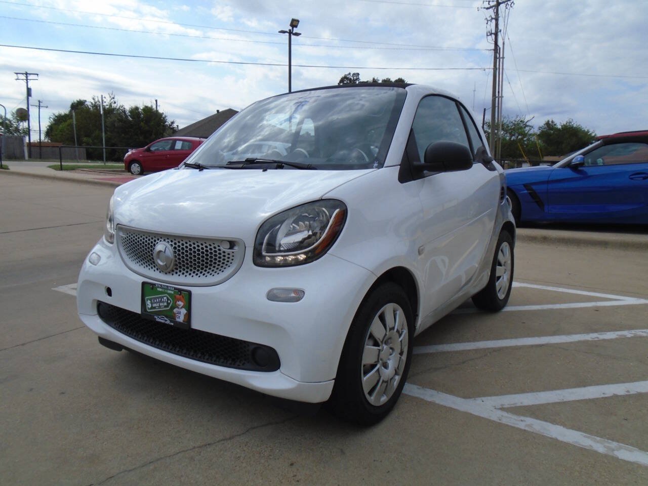 Used 2017 smart fortwo pure RWD image 3