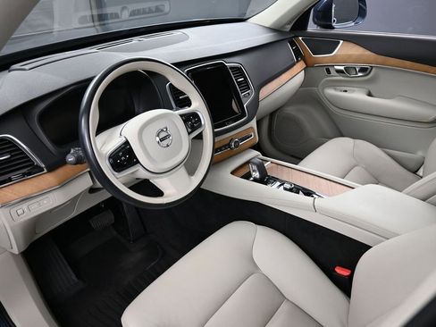 Used 2022 Volvo XC90 T8 Inscription Expression w/ Advanced Package AWD/4WD image 4