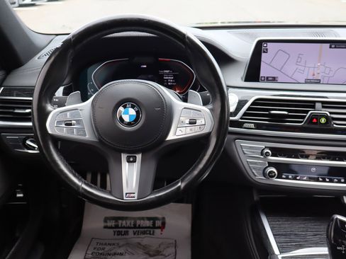 Used 2022 BMW 750i xDrive w/ Luxury Rear Seating Package AWD/4WD image 12
