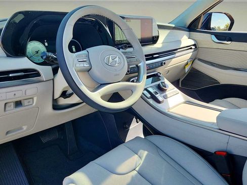 Used 2025 Hyundai Palisade Calligraphy FWD image 13