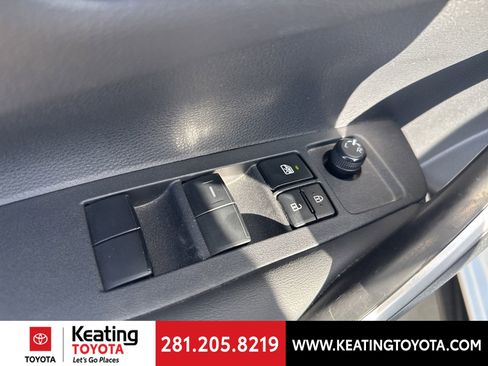 Used 2023 Toyota Corolla SE image 12