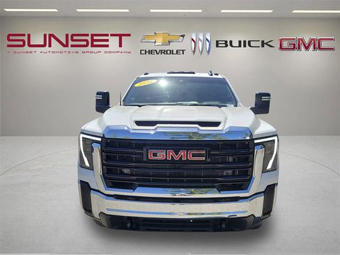 Certified 2024 GMC Sierra 3500 Pro w/ Convenience Package AWD/4WD image 2