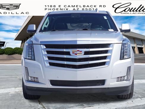 Used 2020 Cadillac Escalade Luxury image 5