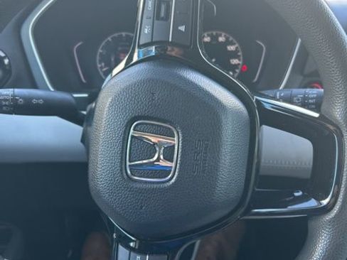 Used 2023 Honda Pilot LX image 10