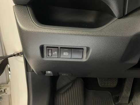 Used 2021 Toyota RAV4 LE image 24