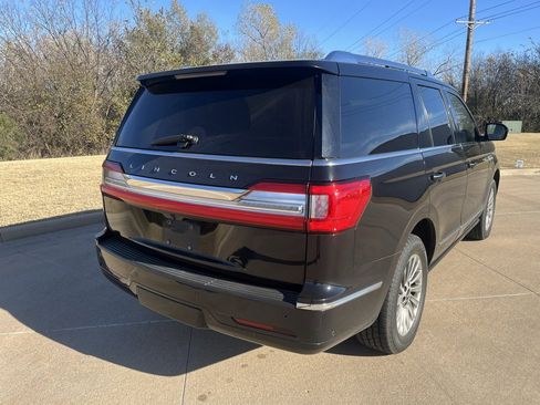 Used 2020 Lincoln Navigator Standard image 3