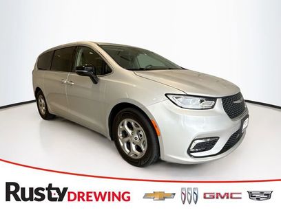 Used 2024 Chrysler Pacifica Limited