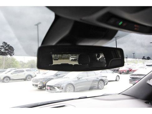 Used 2024 GMC Yukon XL SLT w/ SLT Luxury Package image 21