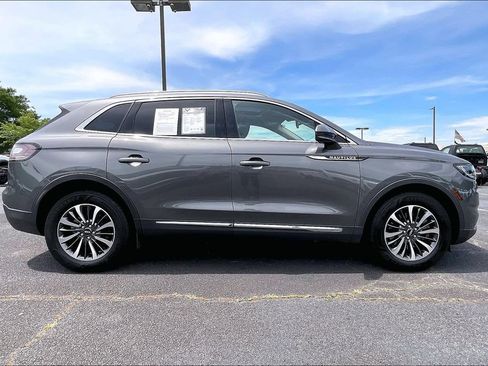 Certified 2022 Lincoln Nautilus Reserve FWD image 4