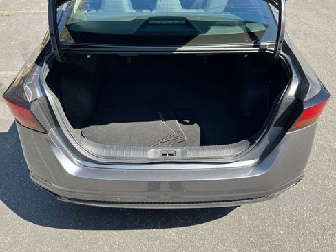 Used 2025 Nissan Altima 2.5 SV FWD image 31
