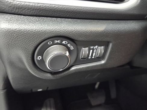 New 2027 Chrysler Pacifica Select w/ Family Tech Group FWD image 16