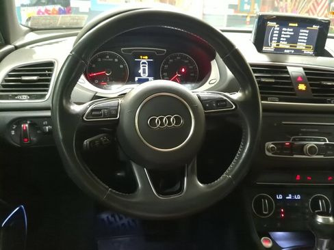 Used 2018 Audi Q3 2.0T Premium Plus w/ Premium Plus Package AWD/4WD image 2