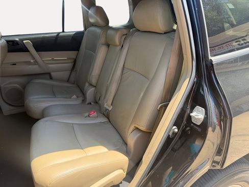 Used 2013 Toyota Highlander FWD image 6