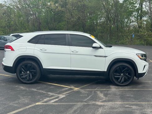 Used 2022 Volkswagen Atlas Cross Sport SE w/ Black Wheel Package AWD/4WD image 3