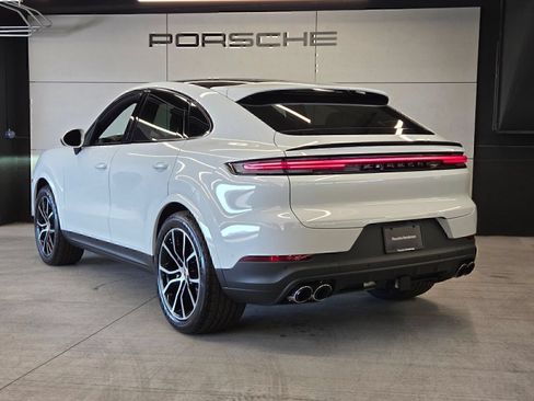 Certified 2026 Porsche Cayenne Coupe AWD/4WD image 3