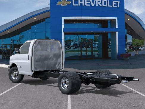 New 2026 Chevrolet Express 3500 w/ Power Convenience Package RWD image 27