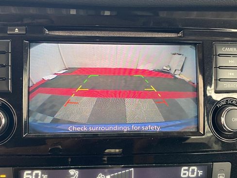 Used 2020 Nissan Rogue SV FWD image 28