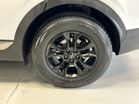 Used 2023 Kia Sportage X-Pro AWD/4WD image 3