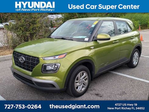 Used 2023 Hyundai Venue SE FWD image 1